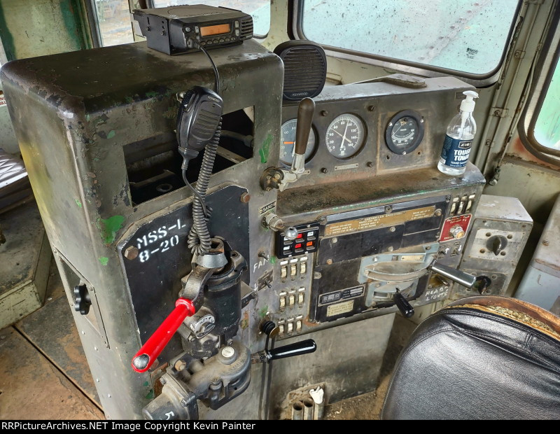 CLNA 1473 cab interior